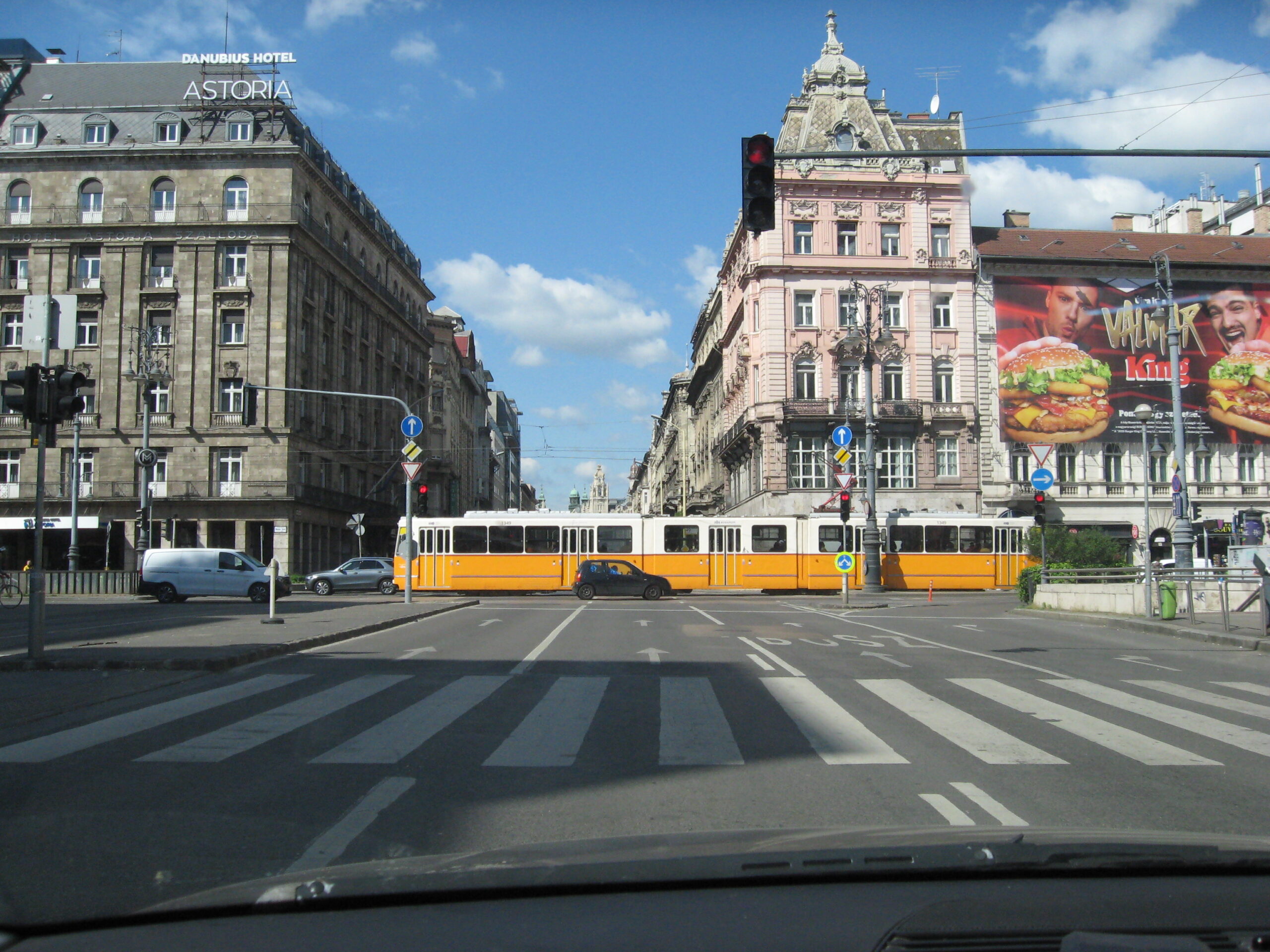 Felújítási munkák miatt szombattól jelentős közúti korlátozásokra kell számítani az Astoriánál Fotó Arold Péter MR3.hu