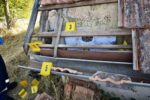 Bűnügyi helyszínelés a tetőcserép alatti rejtekhelynél a pécsi kábítószerügyben